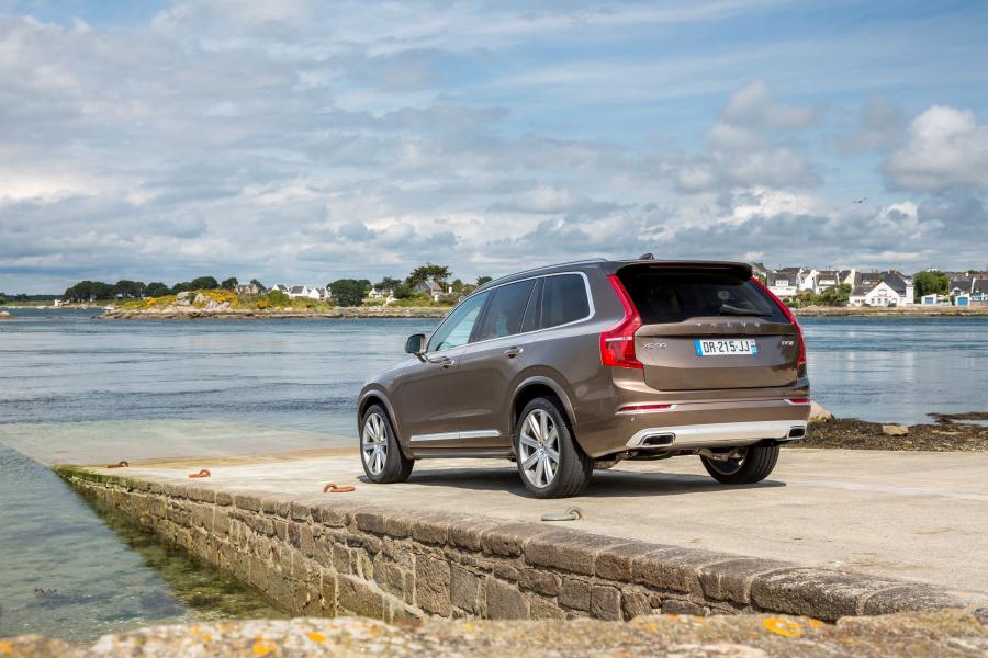 Volvo XC90 D5 Inscription 2015 года  (фото 6 из 30)